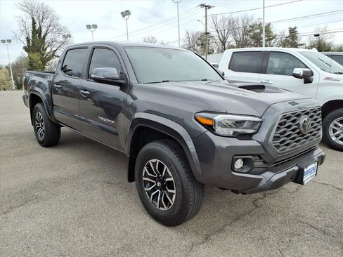 Used 2022 Toyota Tacoma TRD Sport w/ Technology Package image 1