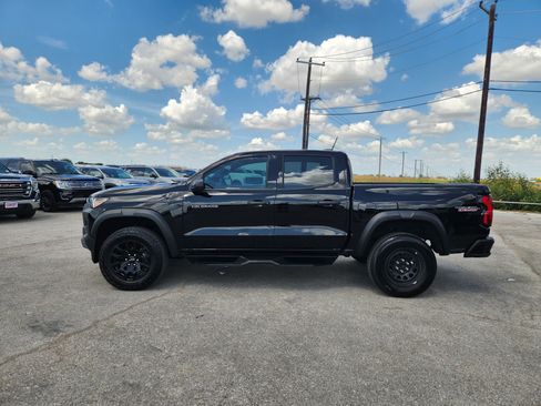 Used 2024 Chevrolet Colorado Trail Boss w/ Advanced Trailering Package AWD/4WD image 4