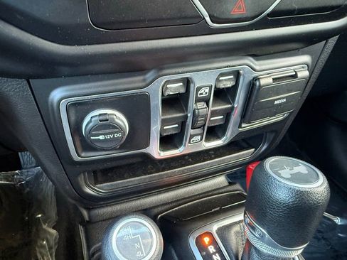 Used 2020 Jeep Wrangler Unlimited Sport S AWD/4WD image 24