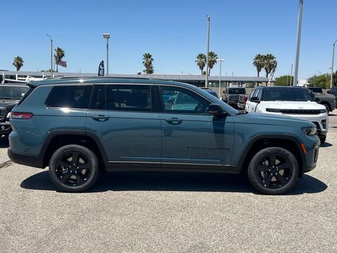 New 2026 Jeep Grand Cherokee L Limited w/ Limited Altitude Package RWD image 9