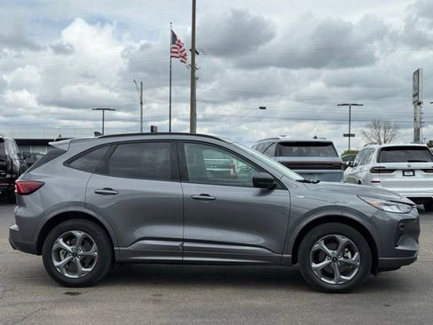 Used 2024 Ford Escape ST-Line w/ Tech Pack #1 AWD/4WD image 35