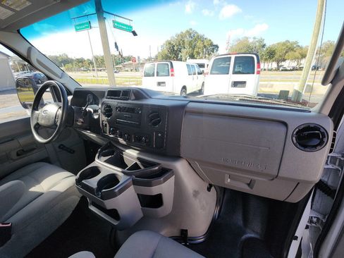 Used 2015 Ford E-350 and Econoline 350 Super Duty image 27