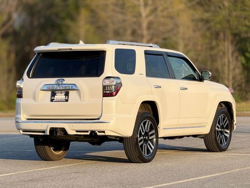 Used 2014 Toyota 4Runner Limited image 11
