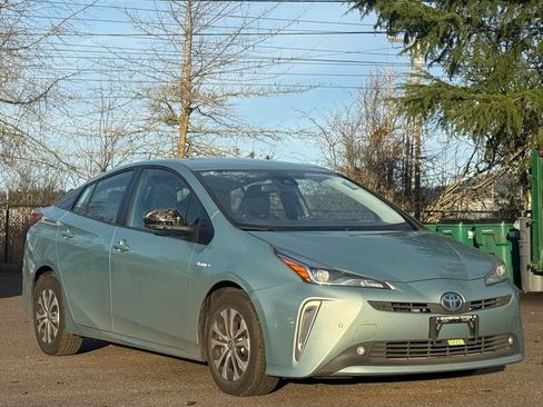 Used 2022 Toyota Prius LE image 7
