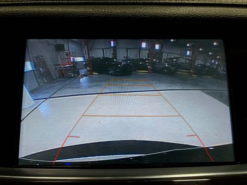 Used 2019 Cadillac XT5 FWD image 11