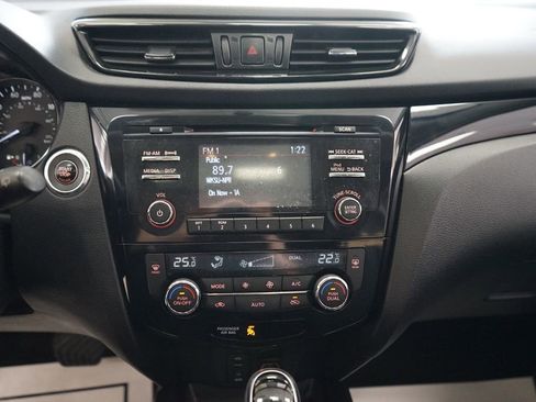 Used 2018 Nissan Rogue Sport SV image 7