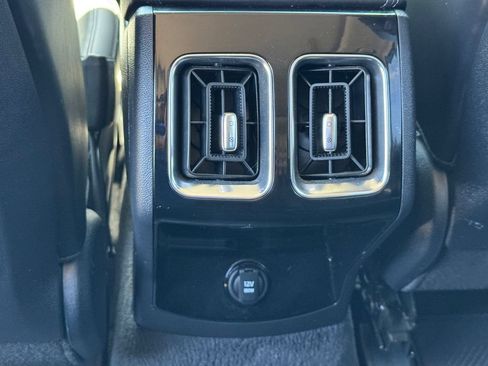 Used 2024 Kia Sorento SX AWD/4WD image 16