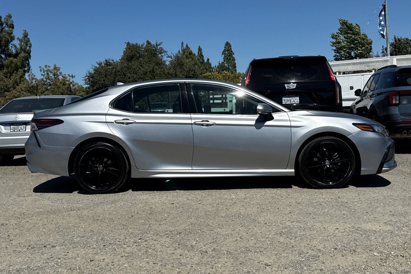 Used 2024 Toyota Camry XSE FWD image 3