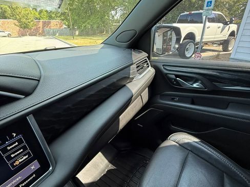 Used 2021 GMC Yukon Denali w/ Denali Premium Package RWD image 25
