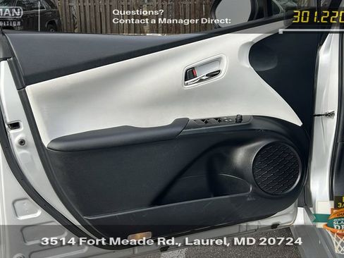 Used 2022 Toyota Prius LE image 16