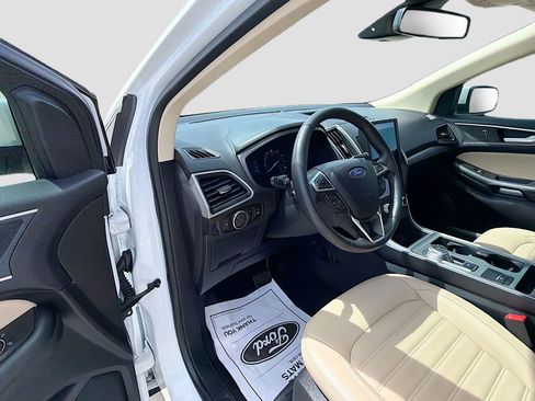 Used 2024 Ford Edge SEL w/ Convenience Package image 15