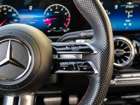 Used 2024 Mercedes-Benz GLB 250 image 16