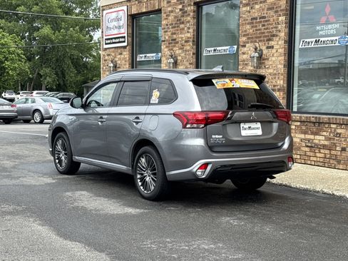 Used 2022 Mitsubishi Outlander LE AWD/4WD image 3