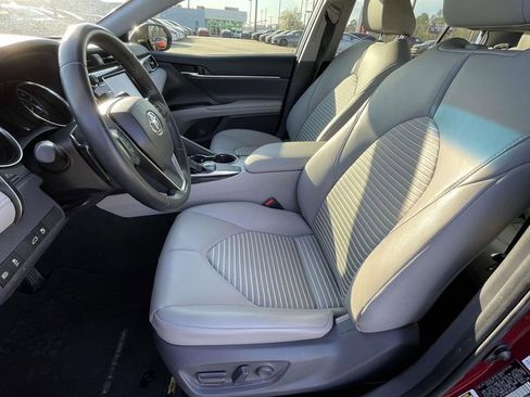 Used 2018 Toyota Camry SE w/ Convenience Package image 13