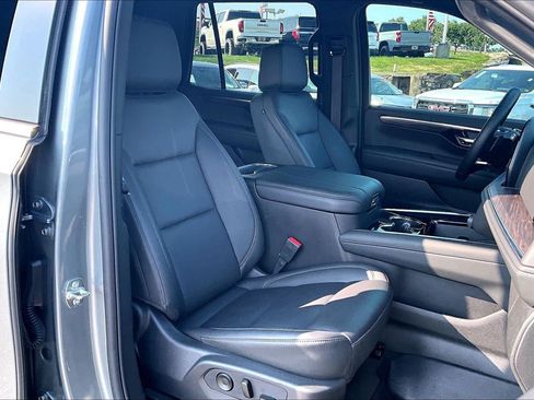 Used 2026 Chevrolet Tahoe LT w/ Comfort Package AWD/4WD image 7