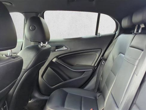 Used 2020 Mercedes-Benz GLA 250 image 17