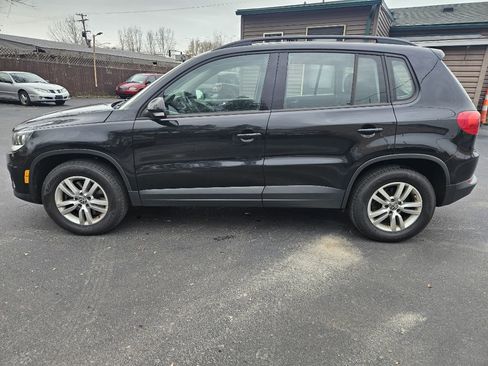 Used 2015 Volkswagen Tiguan S image 6