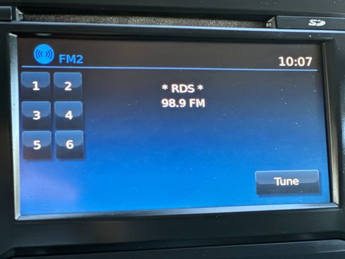 Used 2017 Nissan Titan SL image 17