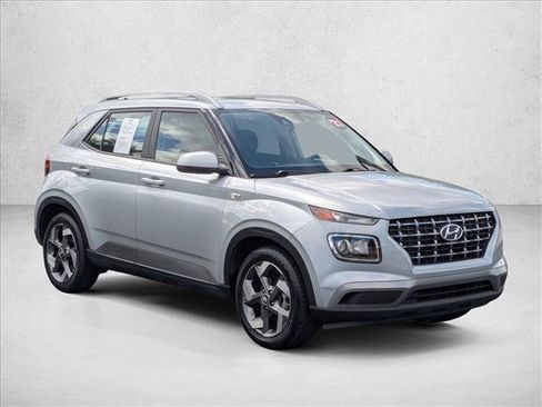 Used 2021 Hyundai Venue SEL FWD image 3