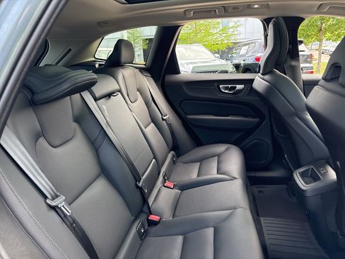 Used 2023 Volvo XC60 B5 Plus w/ Climate Package image 11