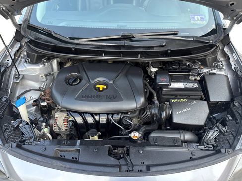 Used 2013 Hyundai Elantra GT w/ Style Pkg FWD image 11