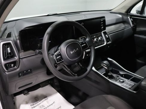 Used 2022 Kia Sorento LX image 15
