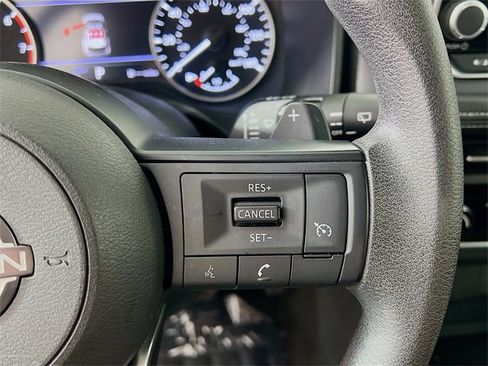 Used 2023 Nissan Rogue S image 30