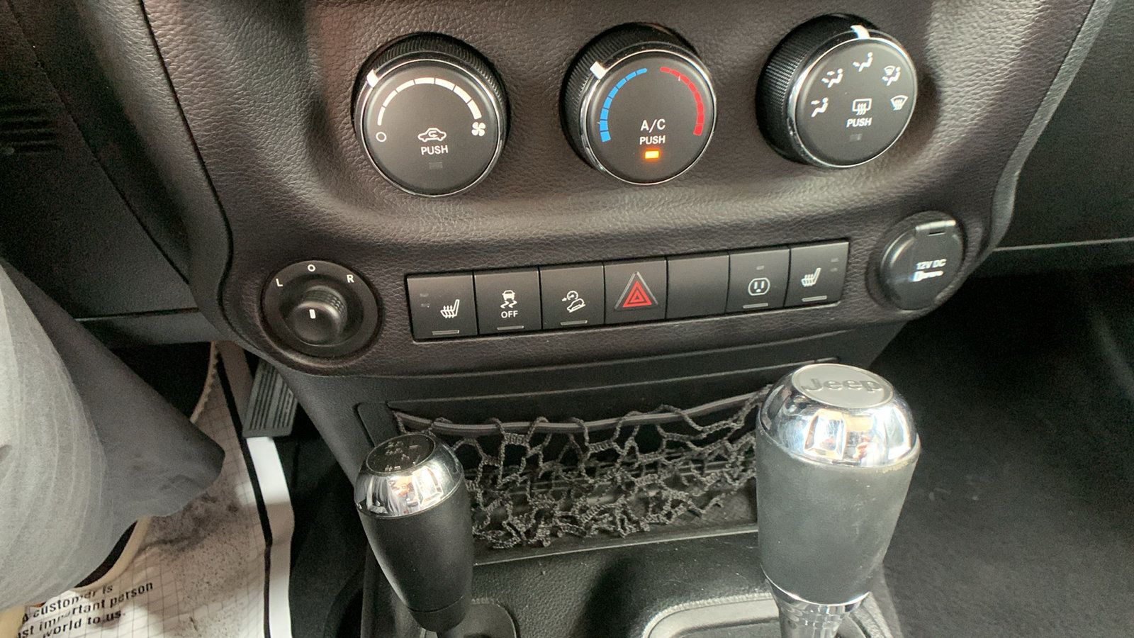 Used 2017 Jeep Wrangler Unlimited Sahara AWD/4WD image 15