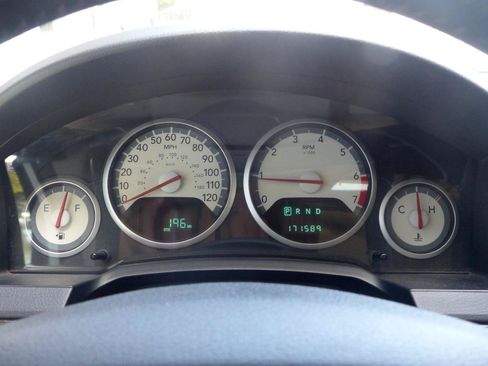 Used 2010 Dodge Grand Caravan SXT FWD image 22