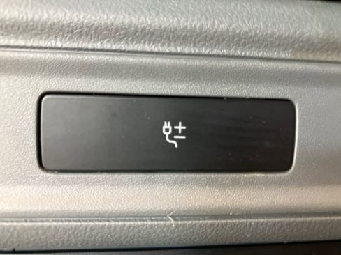 Used 2022 Ford F150 XLT w/ Trailer Tow Package image 14