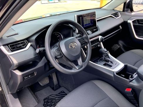 Used 2025 Toyota RAV4 LE image 17