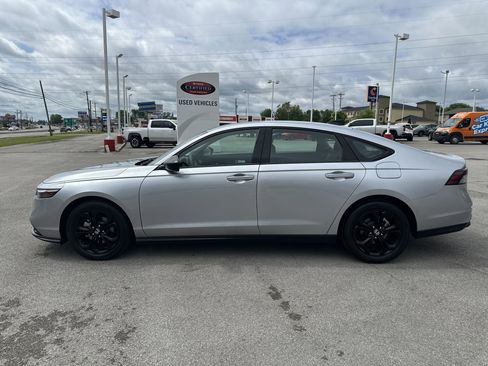 Used 2025 Honda Accord SE image 8