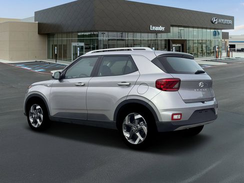 New 2026 Hyundai Venue SEL FWD image 4