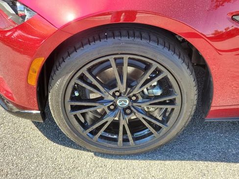Used 2024 MAZDA MX-5 Miata Club w/ Weather Package RWD image 10