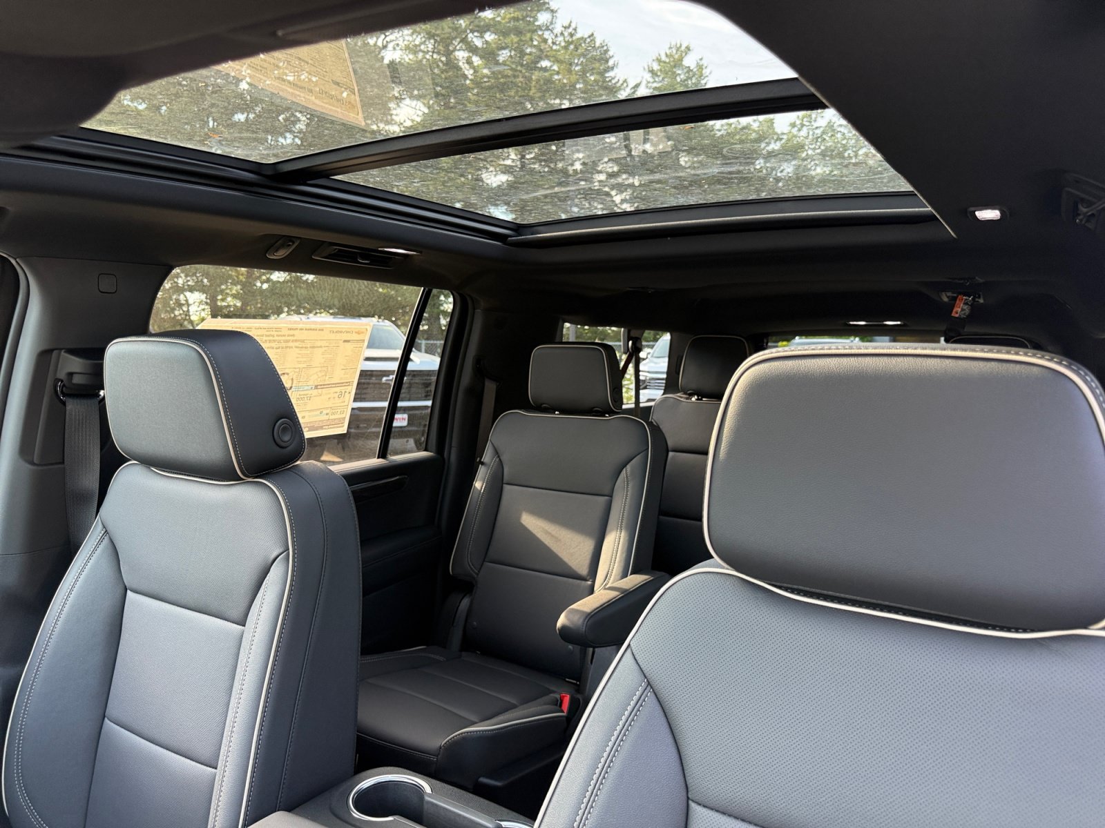 New 2026 Chevrolet Suburban Premier w/ Sun And Tow Package AWD/4WD image 31