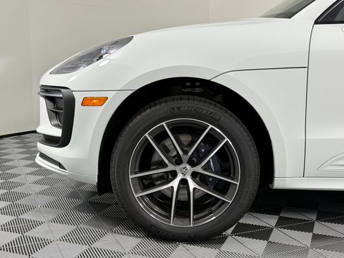 Certified 2026 Porsche Macan AWD/4WD image 12