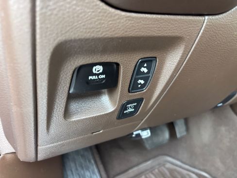Used 2025 RAM 1500 Limited AWD/4WD image 17