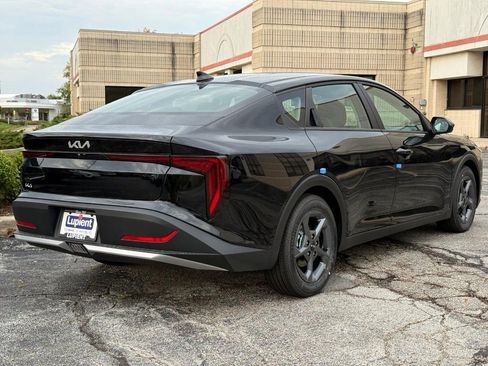 New 2025 Kia K4 LXS image 3