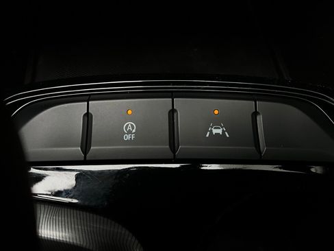 Used 2025 Buick Envista Sport Touring image 23