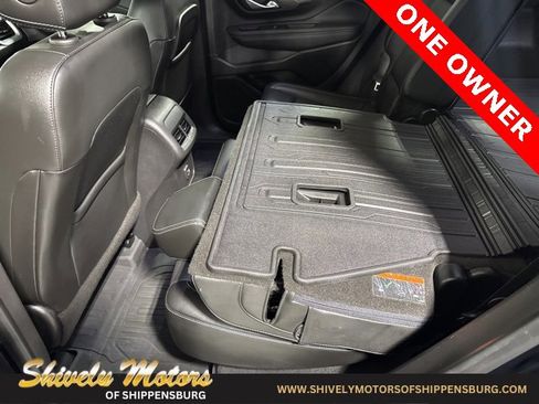 Used 2022 GMC Terrain SLT w/ Tech Package image 29