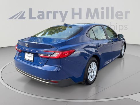 Used 2026 Toyota Camry LE FWD image 5