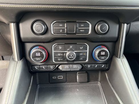Used 2021 Chevrolet Tahoe Premier AWD/4WD image 27