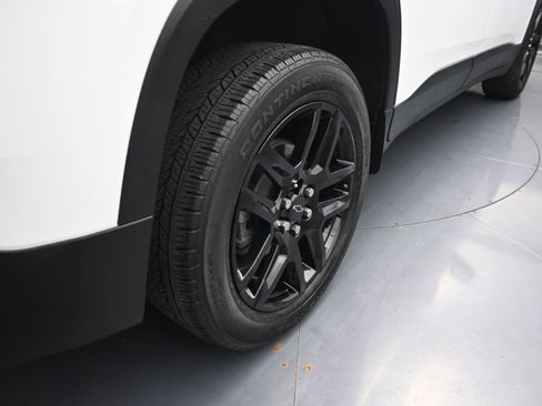 Used 2020 Chevrolet Traverse LT FWD image 33