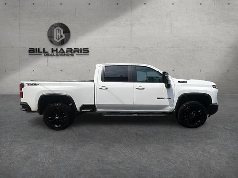 Used 2025 Chevrolet Silverado 2500 LT w/ Trail Boss Package AWD/4WD image 5