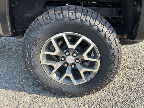 Used 2019 GMC Canyon All Terrain w/ Trailering Package AWD/4WD image 8