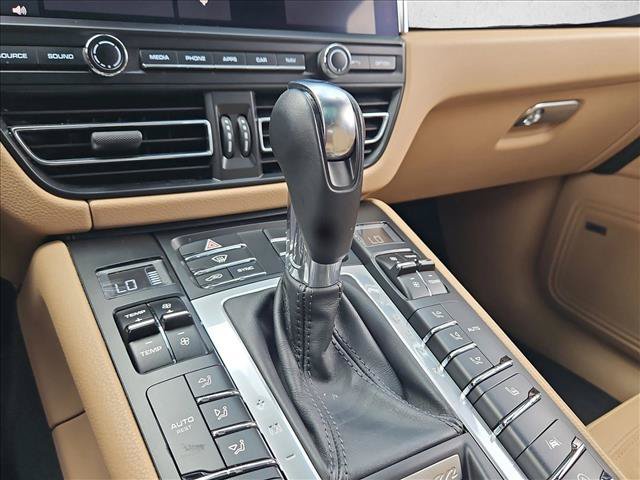 Used 2021 Porsche Macan AWD/4WD image 11