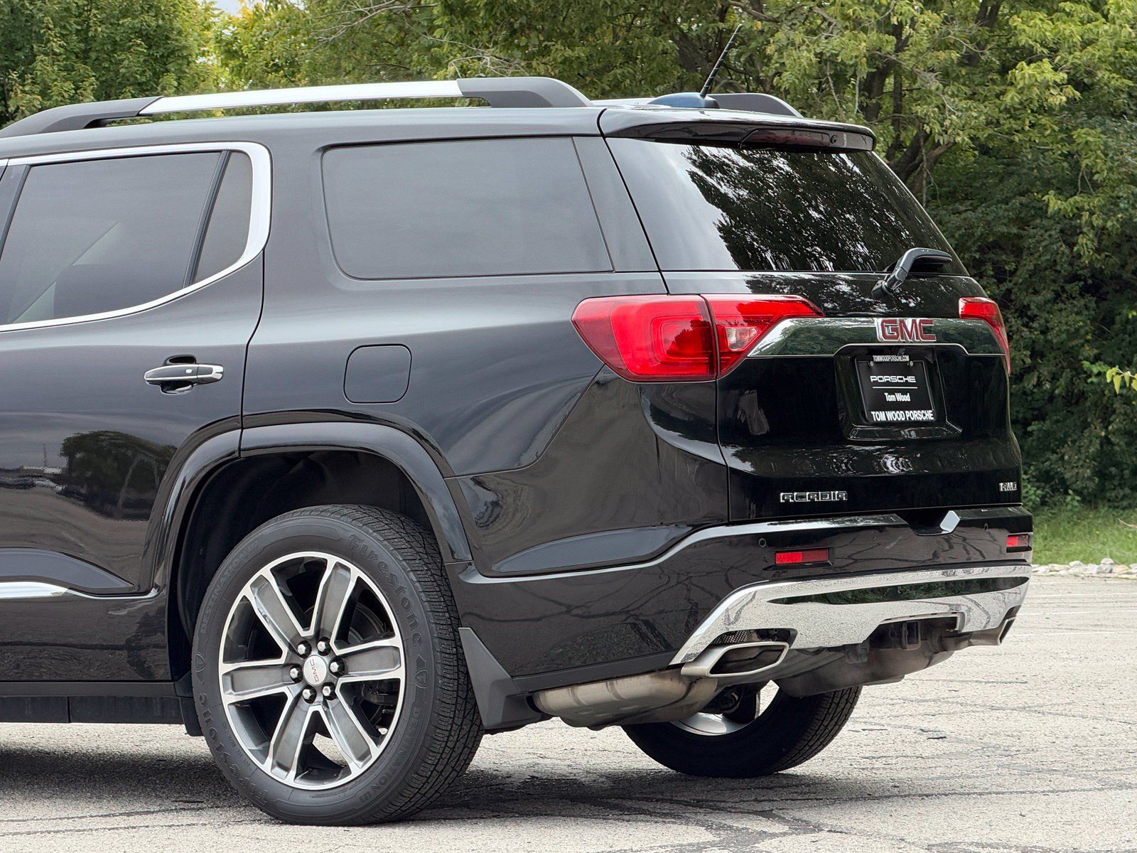 Used 2018 GMC Acadia Denali w/ Technology Package AWD/4WD image 10