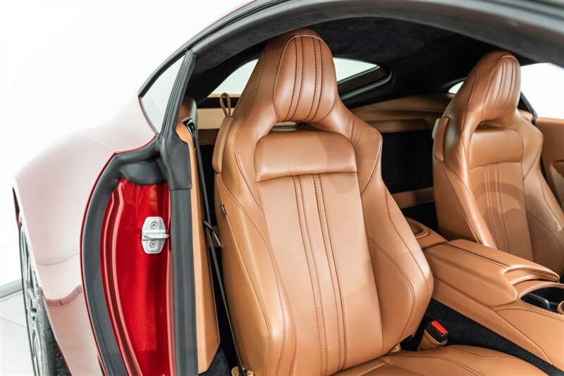 Used 2020 Aston Martin V8 Vantage Coupe RWD image 49