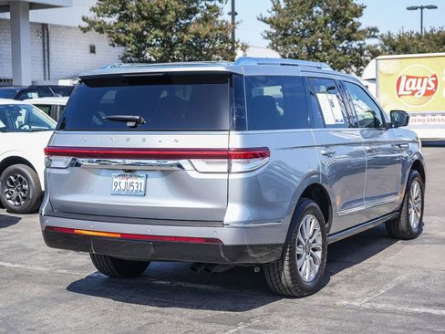 Certified 2024 Lincoln Navigator Premiere AWD/4WD image 8