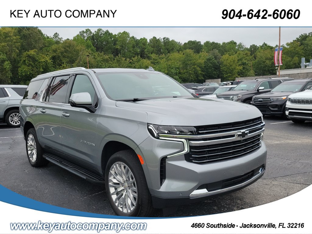 Used 2024 Chevrolet Suburban LT w/ LT Signature Plus Package RWD image 1